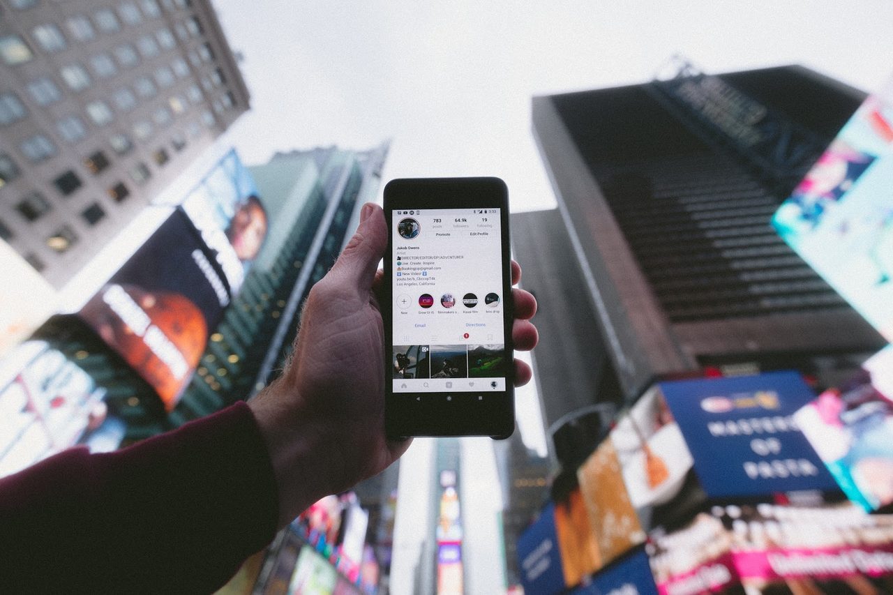 An Instagram Stories ad that opens a conversation with its audience