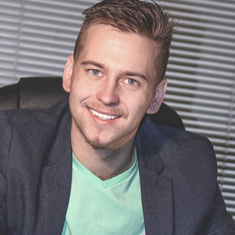 Meet Jarrod Reque, a self taught graphic designer and creative entrepreneur from Atlanta, Georgia.